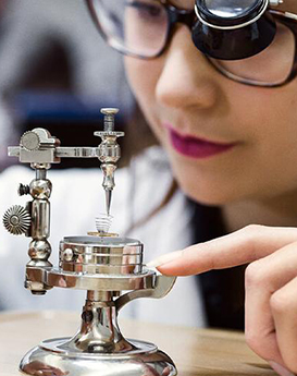 温妮·珍尼丝-章丘区浪琴维修服务中心制表师