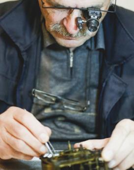 卡尔·莫尔登-天桥区浪琴维修服务中心制表师