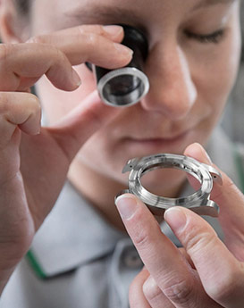 卡罗琳·卡桑德拉-历城区浪琴维修服务中心制表师