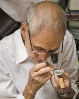 克拉克·盖博-历城区浪琴维修服务中心制表师