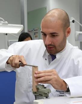 劳里·鲍威尔-济阳区浪琴维修服务中心制表师