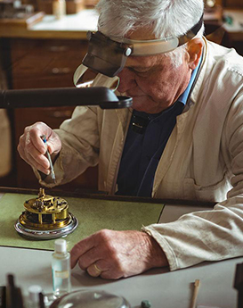 利亚姆·布朗-长清区浪琴维修服务中心制表师