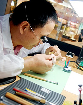 本杰明·托马斯-市中区浪琴维修服务中心制表师