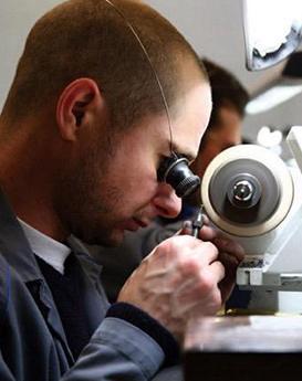 亚历山大·威尔森-钢城区浪琴维修服务中心制表师