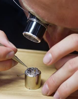 亚历山大·约翰森-钢城区浪琴维修服务中心制表师